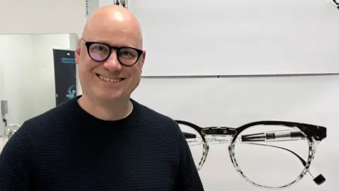 Finnish Startup IXI Unveils Autofocus Smart Glasses with Liquid Crystal Technology | PGN Business Insider | pottersgallerynigeria.org