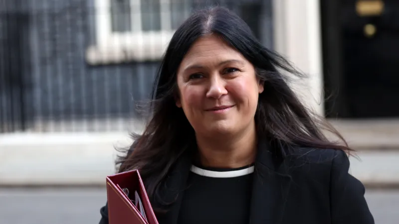 Lisa Nandy ya había dicho que el canon era "profundamente regresivo" | BBC licence fee | PGN Business Insider | pottersgallerynigeria.org