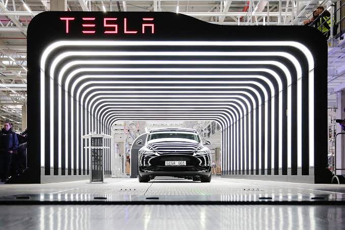 Tesla se muestra en Berlín auto show, Tesla EVs