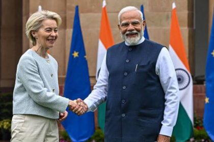 Ursula von der Leyen shakes hands with Narendra Modi in Delhi, signaling EU-India trade talks | EU-India FTA