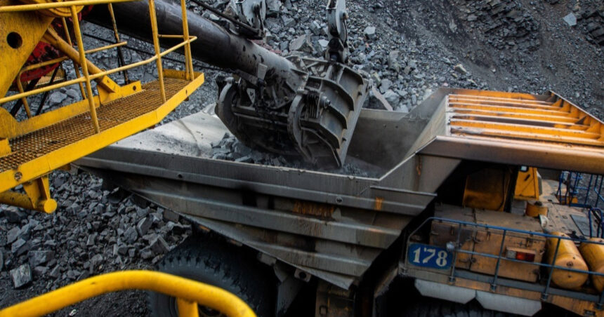 Vehicles at a Ukrainian iron ore mine | Ukraine mineral