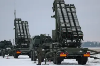 Trump Proposes Tariffs on Russia Amid Announcement of New Ukraine Arms Strategy